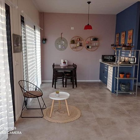 לינה וארוחת בוקר גבעת יואב Sponder Loft מראה חיצוני תמונה