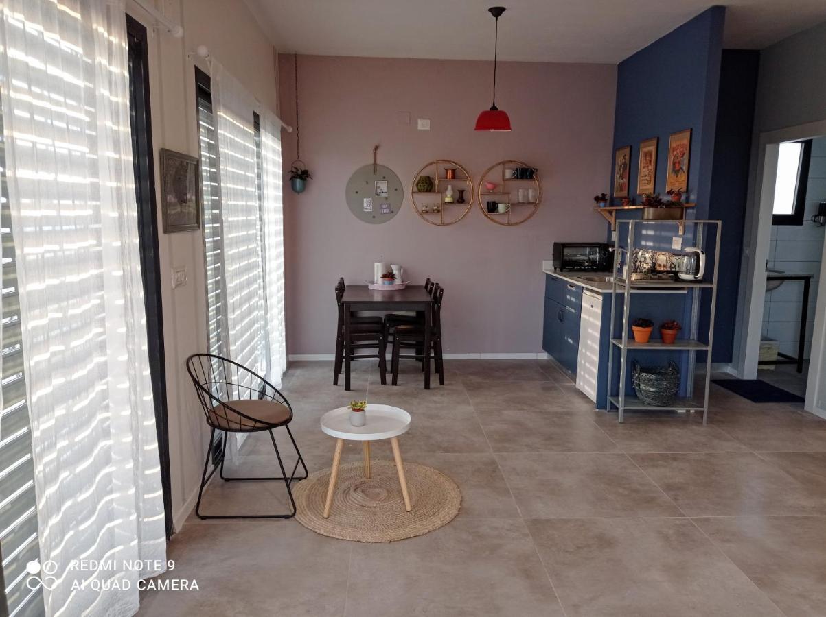 לינה וארוחת בוקר גבעת יואב Sponder Loft מראה חיצוני תמונה